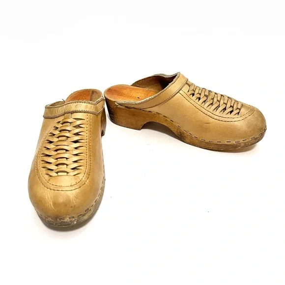 Vintage 1970s tan leather lattice weave wooden Swedish clogs - Picture 5 of 8
